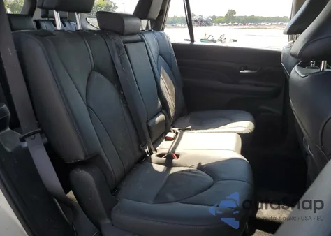 2024 Toyota Grand Highlander Xle z USA, uszkodzony, nr VIN 5TDAAAB58RS028476